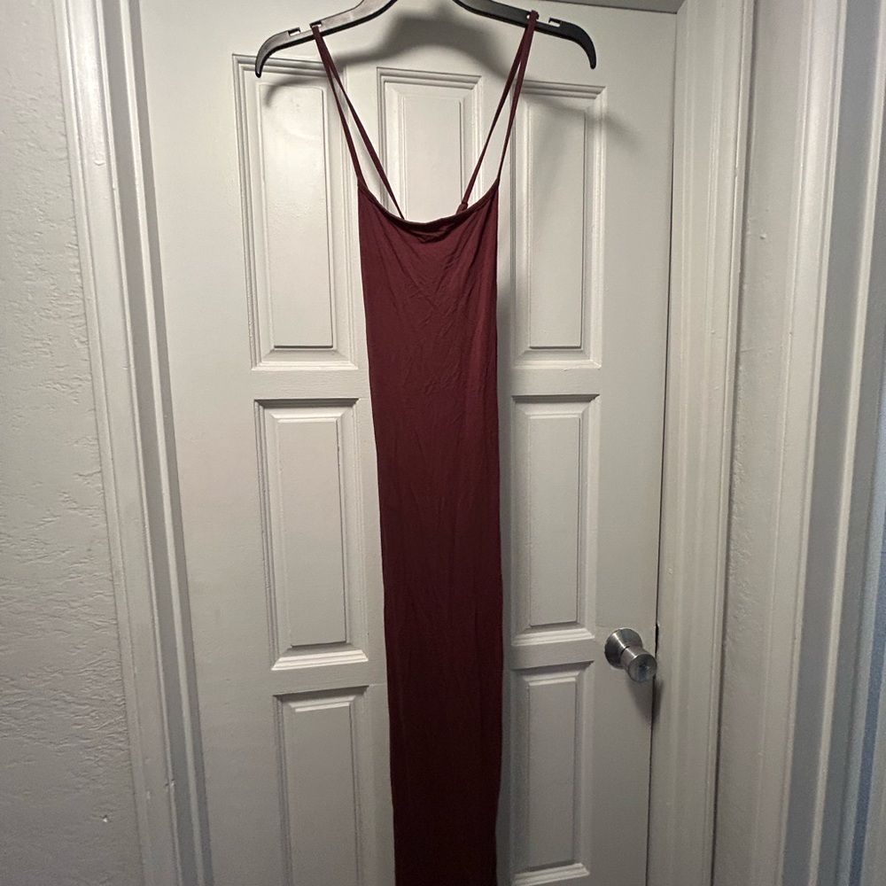 Elegant Burgundy Spaghetti Strap Dress